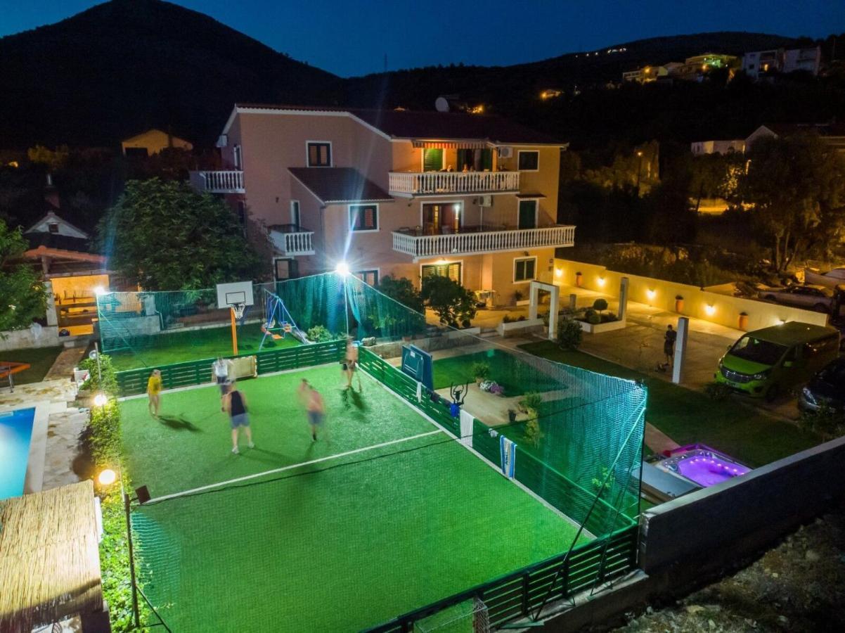 Apartments Mirko Seget Vranjica Exterior foto