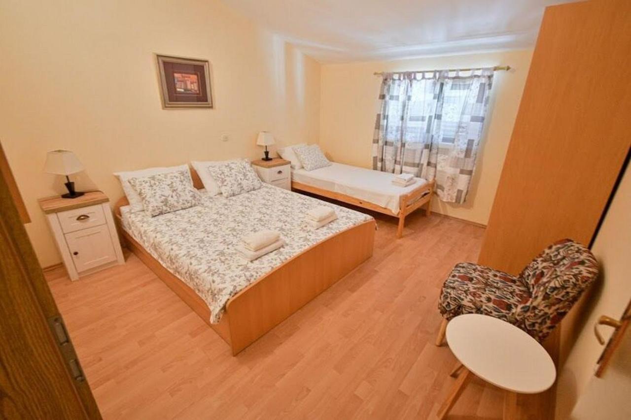 Apartments Mirko Seget Vranjica Exterior foto