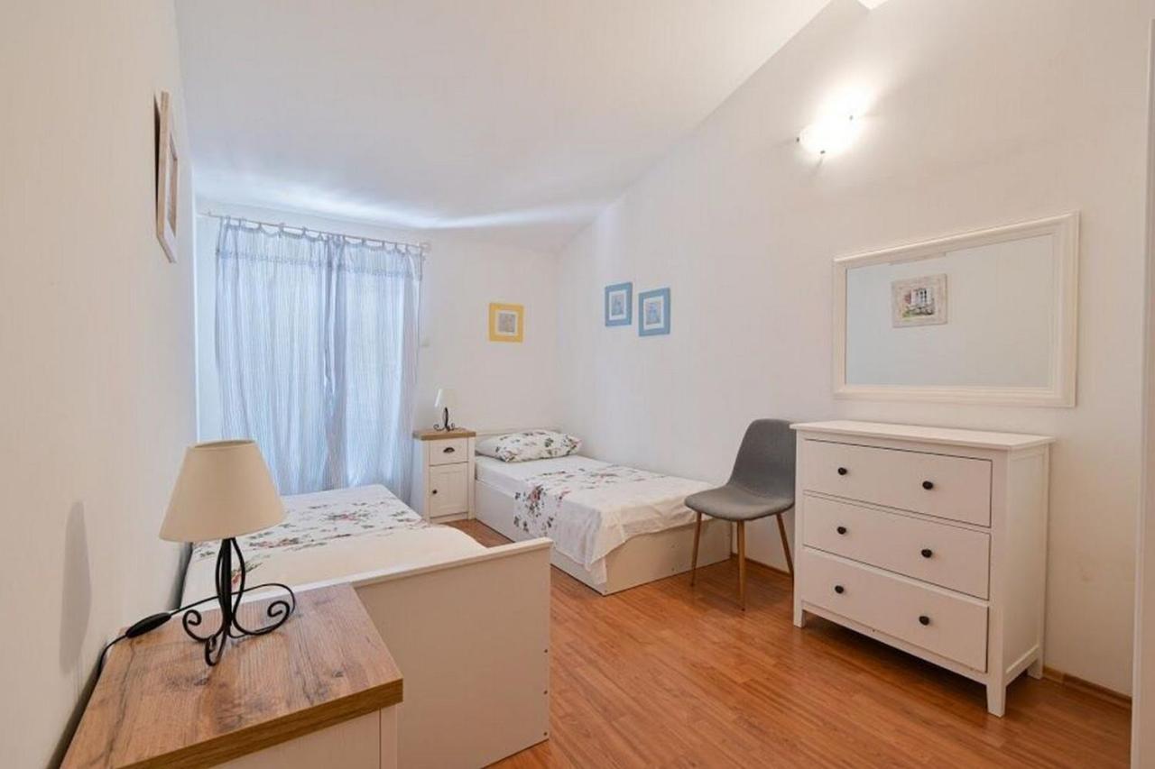 Apartments Mirko Seget Vranjica Exterior foto