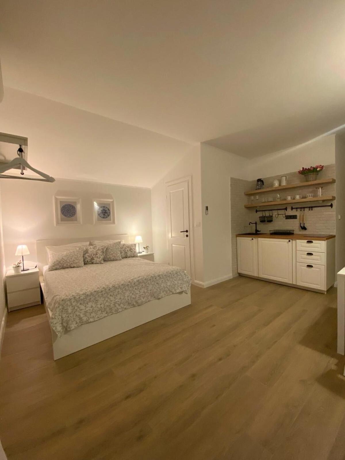 Apartments Mirko Seget Vranjica Exterior foto